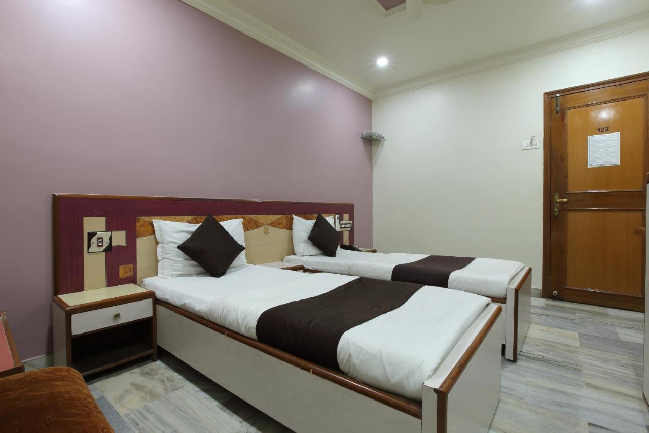 Hotel Good Night Ahmadábád Kültér fotó