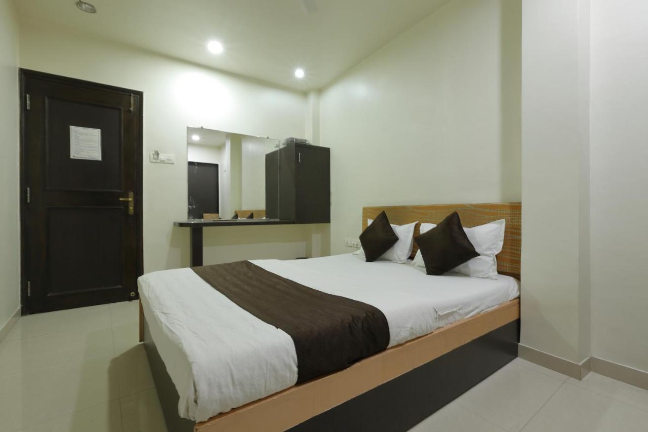 Hotel Good Night Ahmadábád Kültér fotó