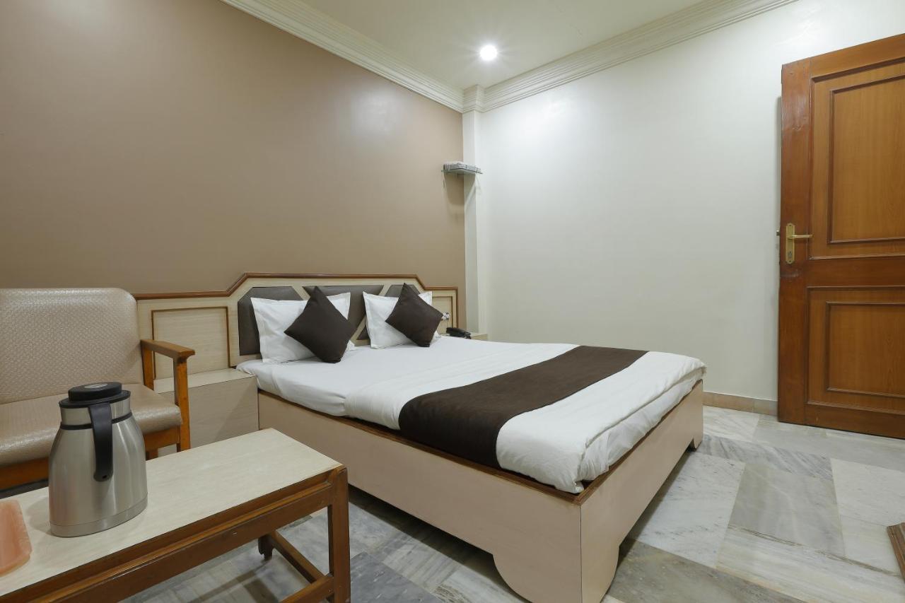 Hotel Good Night Ahmadábád Kültér fotó