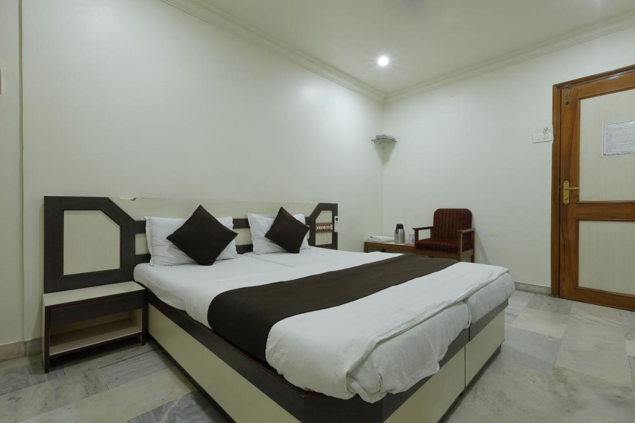 Hotel Good Night Ahmadábád Kültér fotó