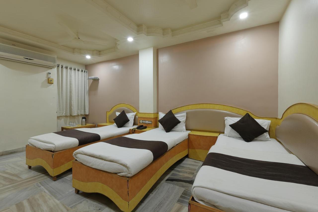 Hotel Good Night Ahmadábád Kültér fotó