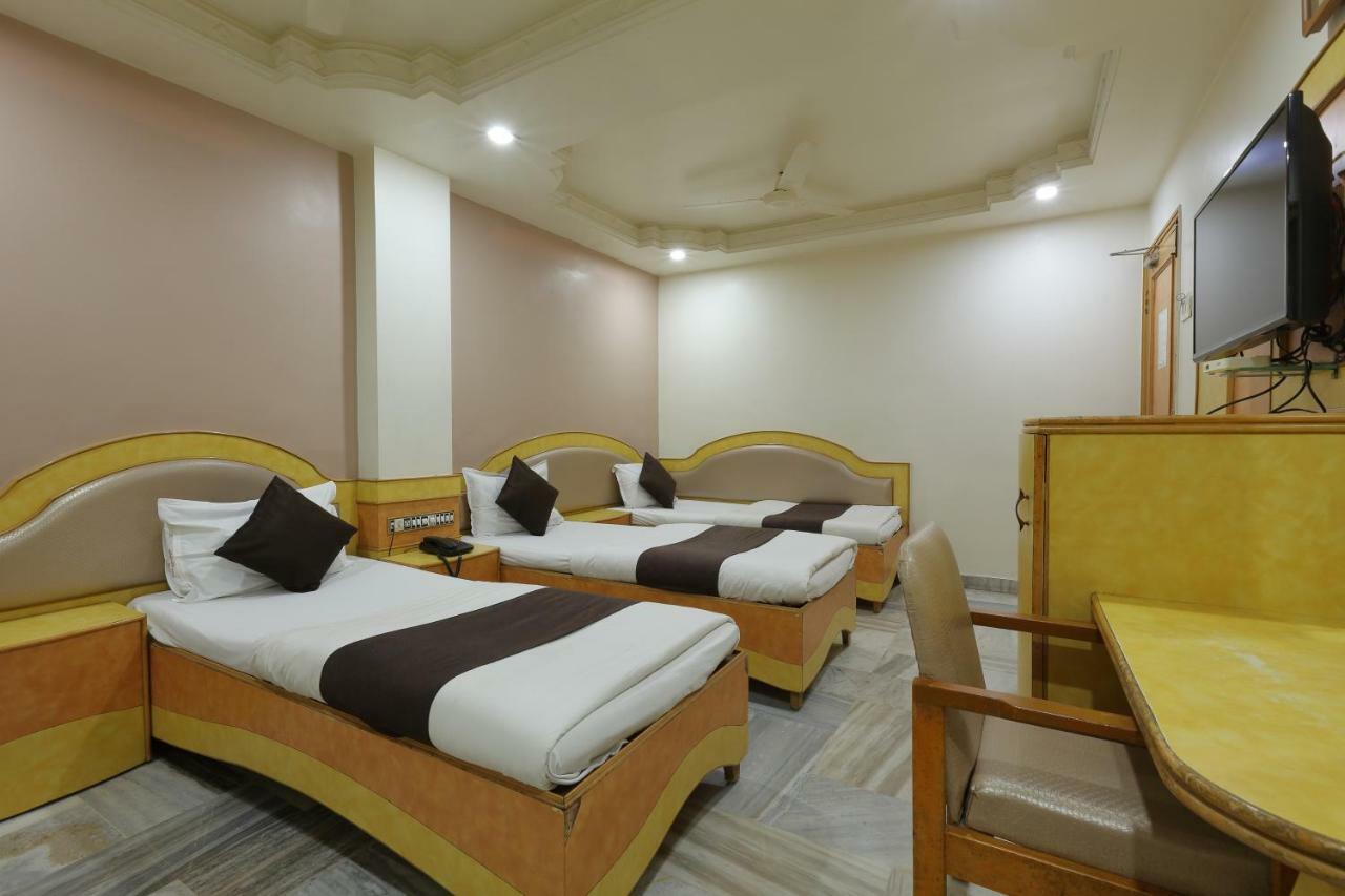 Hotel Good Night Ahmadábád Kültér fotó